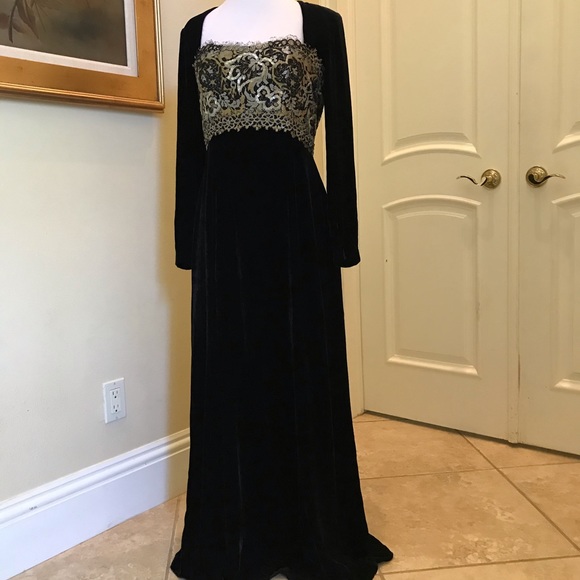 Liancarlo Dresses & Skirts - Vintage Liancarlo black velvet and gold lace gown